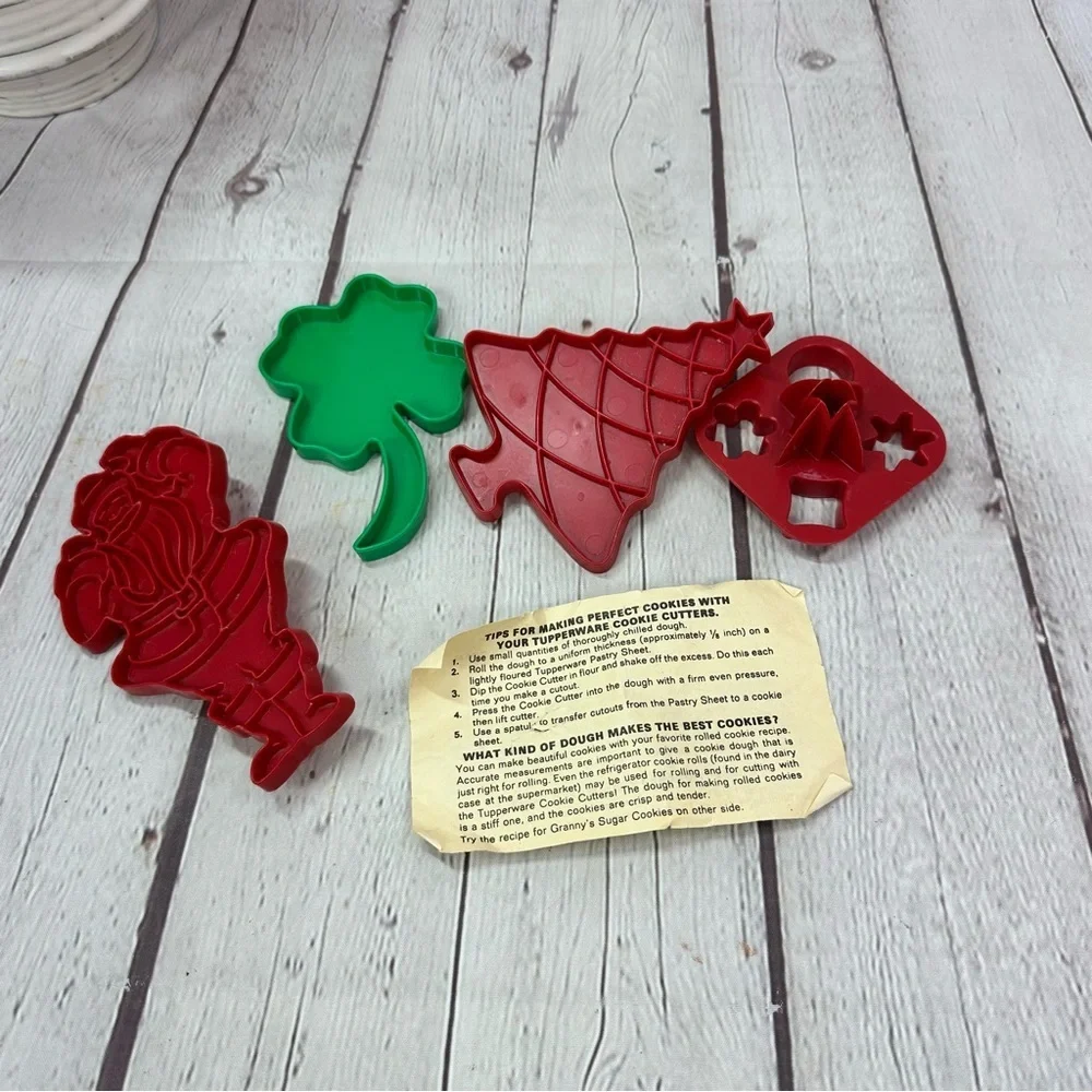 Vintage tupperware Cookie Cutters christmas st. patricks day hosting retro
